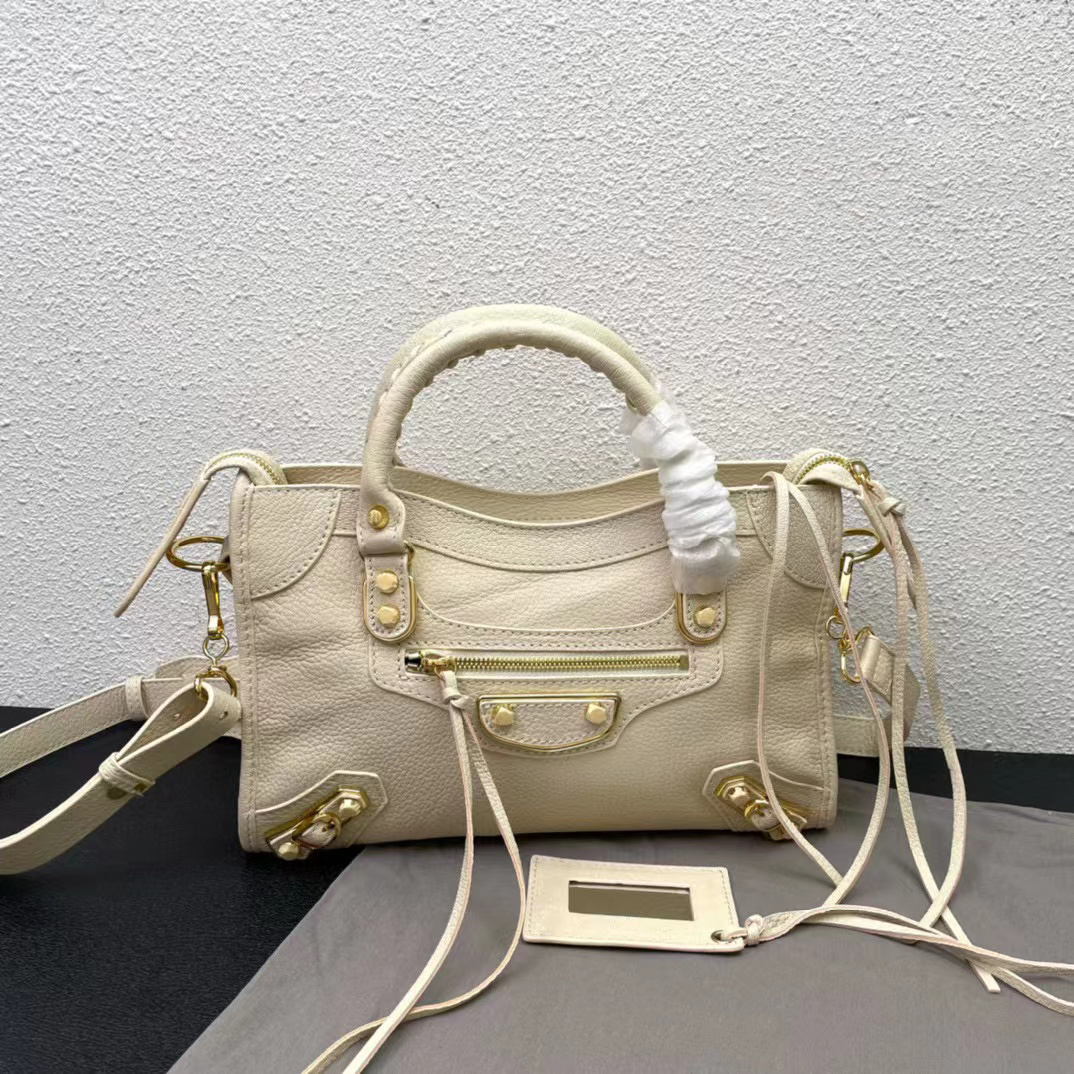 AAA Luxury Designer Genuine Leather Tote Bags Women Handbag Crossbody Motorcycle Bag Goat Skin Leather Fashion Trend Ladies Handle Tote with Cosmetic Mirror 23