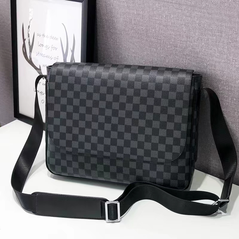 top Designer Male Business Bags Single Shoulder Sacoche Laptop Bag Cross Section Briefcase Computer Package Inclined Handbag Men Handbags Satchel luxury 1, Black
top Designer Male Business Bags Single Shoulder Sacoche Laptop Bag Cross Section Briefcase Computer Package Inclined Handbag Men Handbags Satchel luxury 1, Black