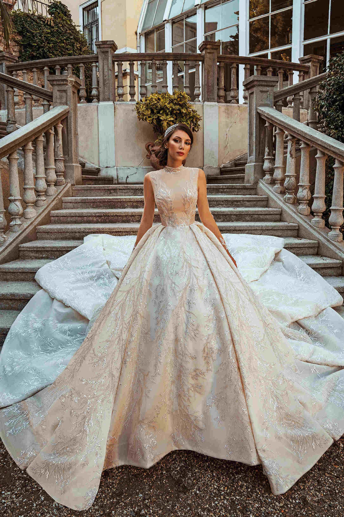 Custom Made Princess Ball Gown Wedding Dresses Sparkly Sheer High Neck Short Sleeve Luxury Crystal Bridal Gowns