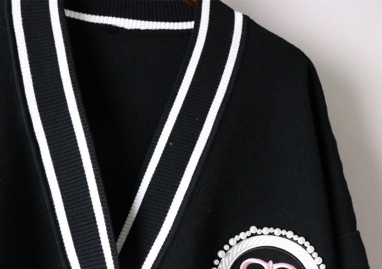 Sweaters Pearl Letter Embroidery Sweaters Women Stripes Vneck Preppy Style Long Sleeve Loose Female Knit Cardigan Autumn Winter 2021, Sweater
Sweaters Pearl Letter Embroidery Sweaters Women Stripes Vneck Preppy Style Long Sleeve Loose Female Knit Cardigan Autumn Winter 2021, Sweater