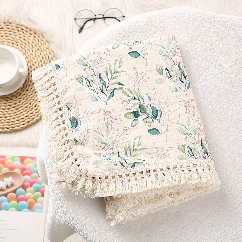 Blankets Swaddling Cute Bear Muslin Squares Cotton Baby for born Plaid Infant Swaddle Babies Accessories Bed Summer Comforter 230426