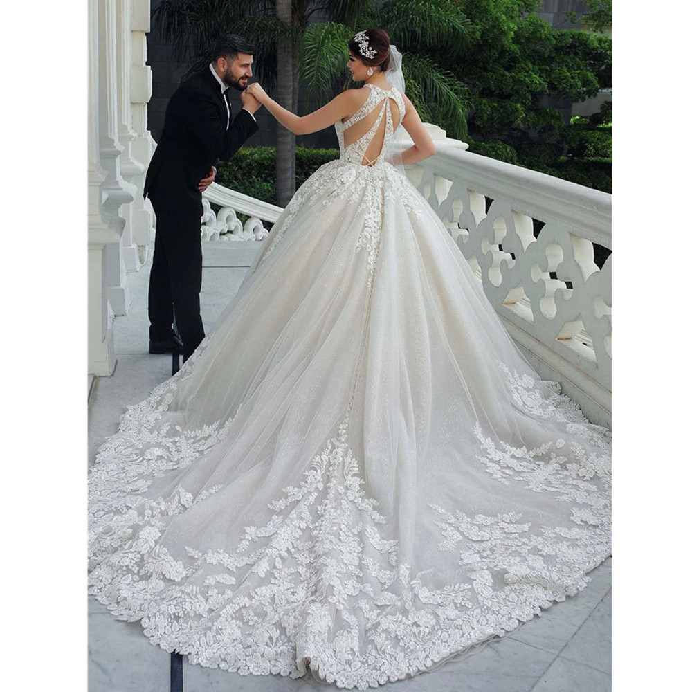 Elegant Lace Lace Wedding Dresses Arabic Sheer Sleeves High Neck Applique Sweep Train Bridal Wedding Gowns With Buttons