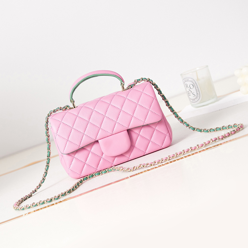 Designer Mini Flap Bag Lambskin Crossbody Bag 10A Mirror Quality Shoulder Handbag With Box C033
Designer Mini Flap Bag Lambskin Crossbody Bag 10A Mirror Quality Shoulder Handbag With Box C033