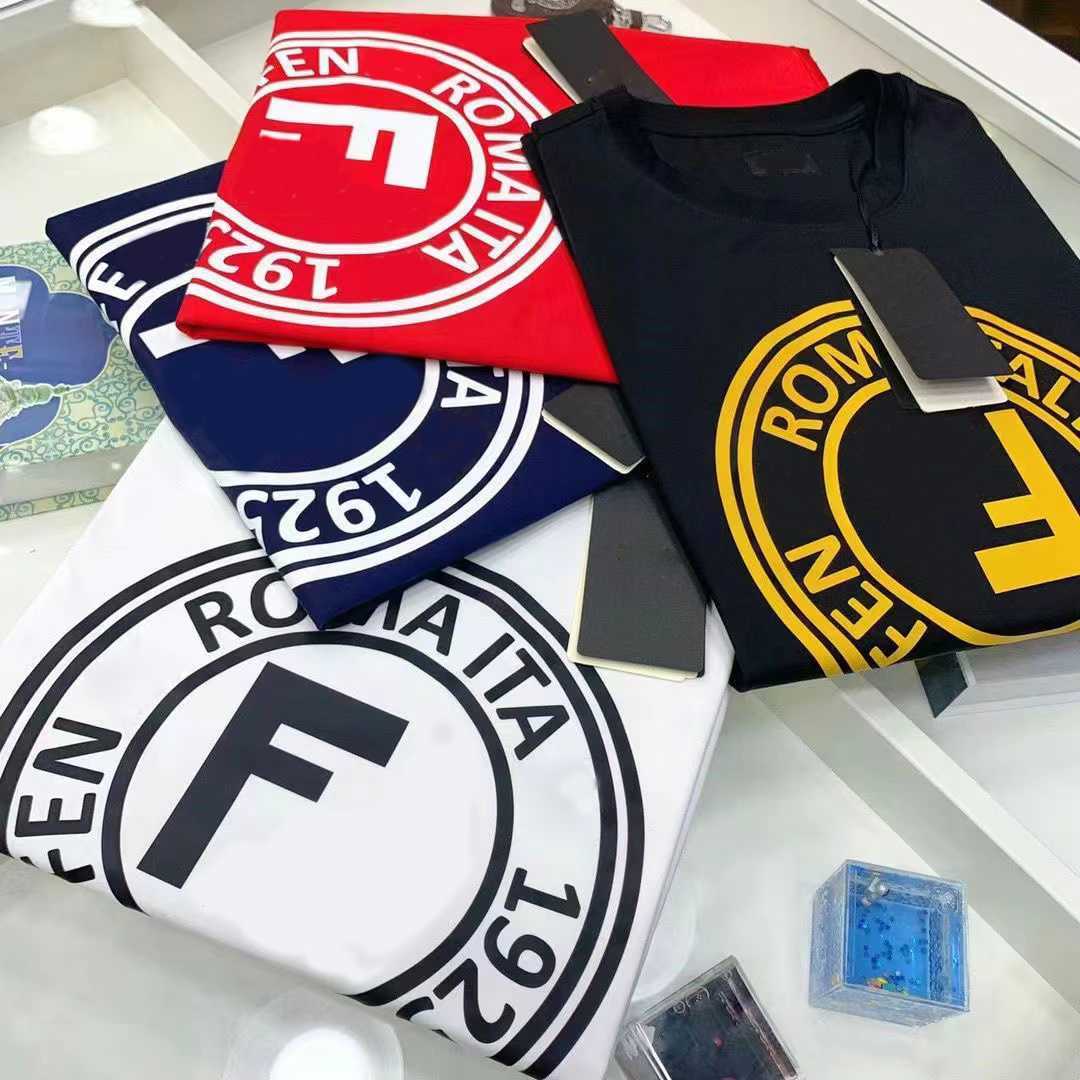 Women's Men's T-shirts Round Neck Short Sleeve Pure Cotton Designer Brand Chest Letter Printing Summer Leisure Luxury Couple Oversized Clothes S-5xl
Women's Men's T-shirts Round Neck Short Sleeve Pure Cotton Designer Brand Chest Letter Printing Summer Leisure Luxury Couple Oversized Clothes S-5xl