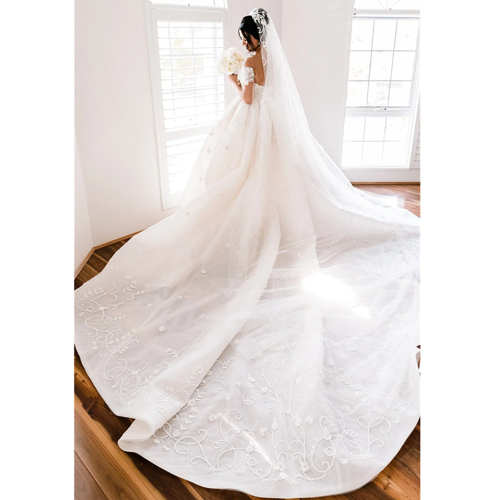 Plus Size Wedding Dress Cap Sleeves Lace Big Bridal Gowns Appliques Lace Up Back Gorgeous Lady Marriage Dresses White Ivory