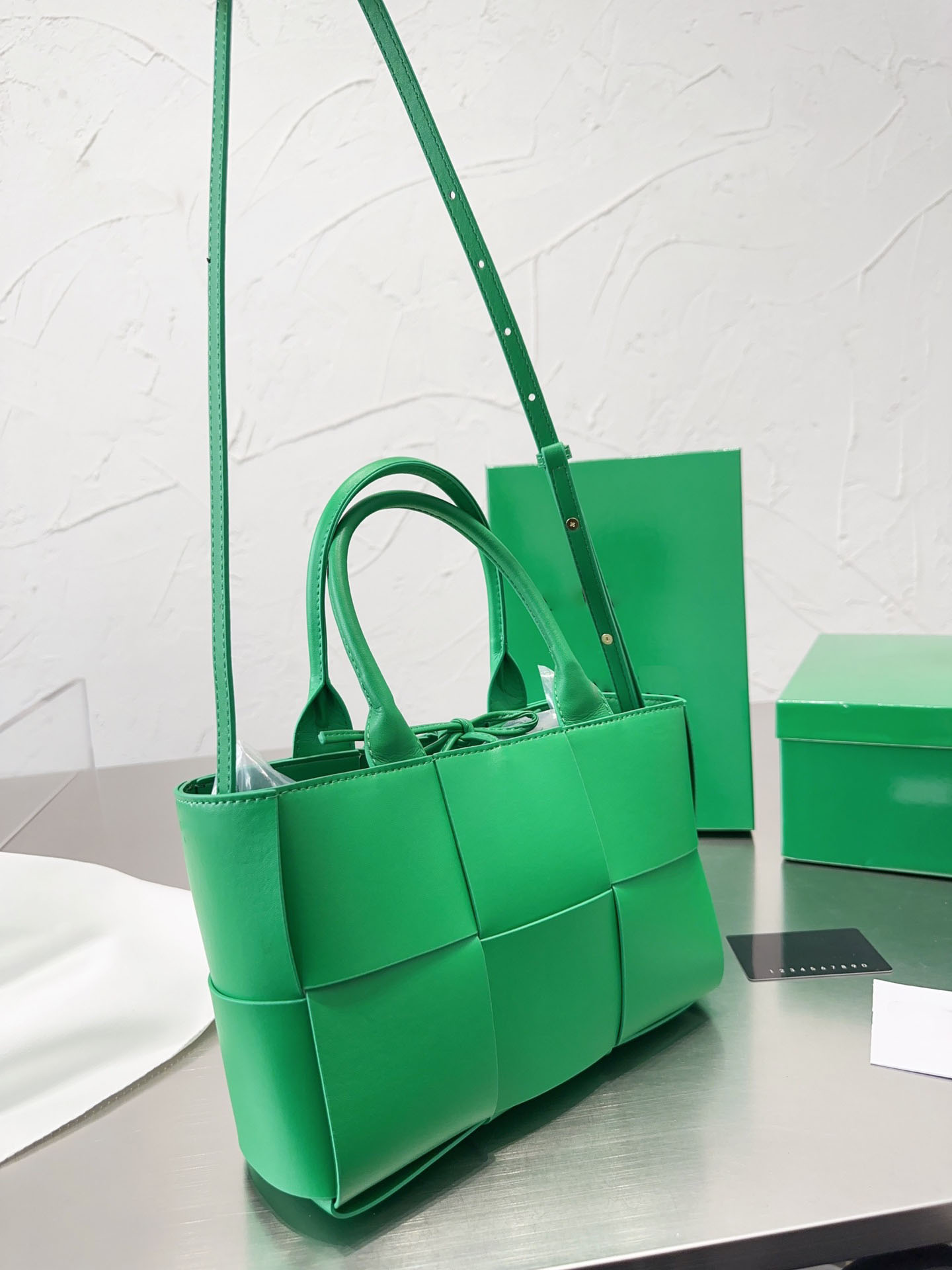 New Arrival Vintage Designer Green Composite Bag Soft Leather Small Women's Totes Adjustable Shoulder Strap Quilted Purse Top Handle 24CM, #1
New Arrival Vintage Designer Green Composite Bag Soft Leather Small Women's Totes Adjustable Shoulder Strap Quilted Purse Top Handle 24CM, #1