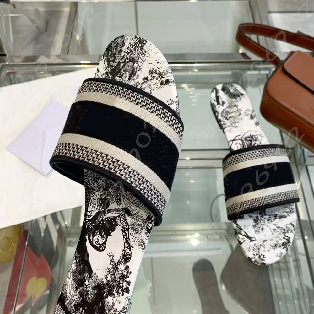 Designer slide sandals slippers for women WITH ORIGINAL BOX Hot Fashion flower printed unisex beach flip flops slipper BEST QUALITY, No:03
Designer slide sandals slippers for women WITH ORIGINAL BOX Hot Fashion flower printed unisex beach flip flops slipper BEST QUALITY, No:03