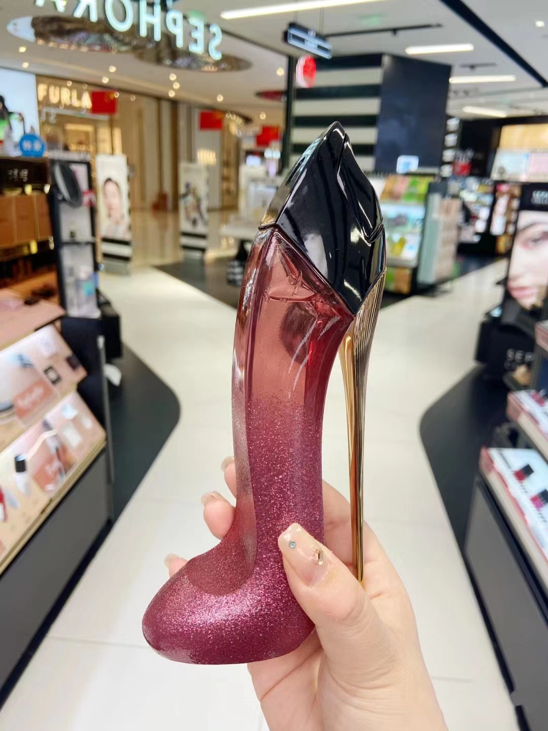 Cologne perfume fragrances for women 80ml Very good Girl Perfume Eau De Parfum 2.7fl.oz Long Lasting Smell EDP Woman Lady Perfumes Spray Cologne Fast Delivery
Cologne perfume fragrances for women 80ml Very good Girl Perfume Eau De Parfum 2.7fl.oz Long Lasting Smell EDP Woman Lady Perfumes Spray Cologne Fast Delivery