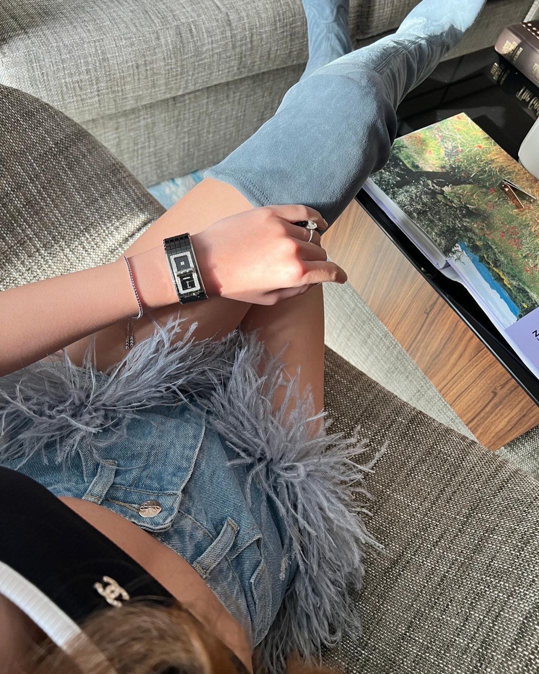 Womens Shorts Feather Patchwork Denim Women Summer Sexy High Street Runway Jean Female Tassel Hem Irregular Short Jeans 230426