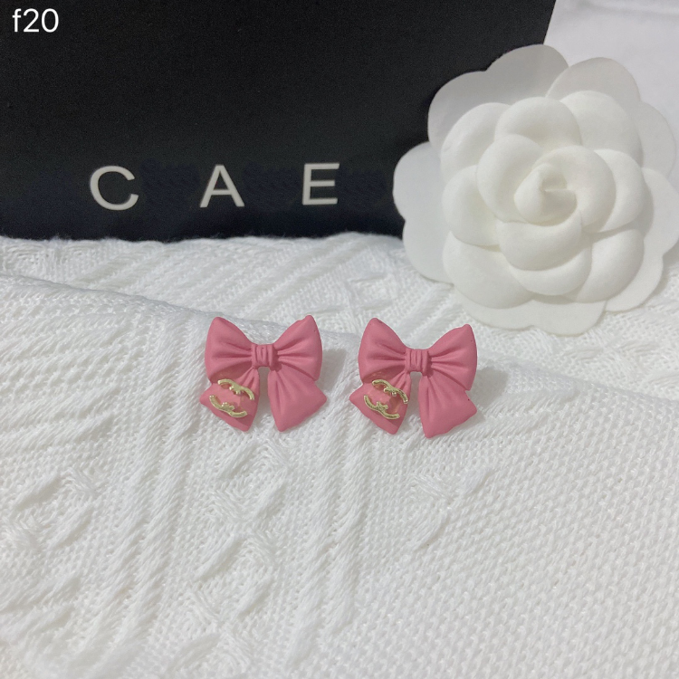 Fashion Pink Bow Stud Earrings Charm 2023 New Style Women Stud Earrings Designer Gift Jewelry Fashion Exquisite Love 18K Gold Earrings Party Jewelry Wholesale
Fashion Pink Bow Stud Earrings Charm 2023 New Style Women Stud Earrings Designer Gift Jewelry Fashion Exquisite Love 18K Gold Earrings Party Jewelry Wholesale