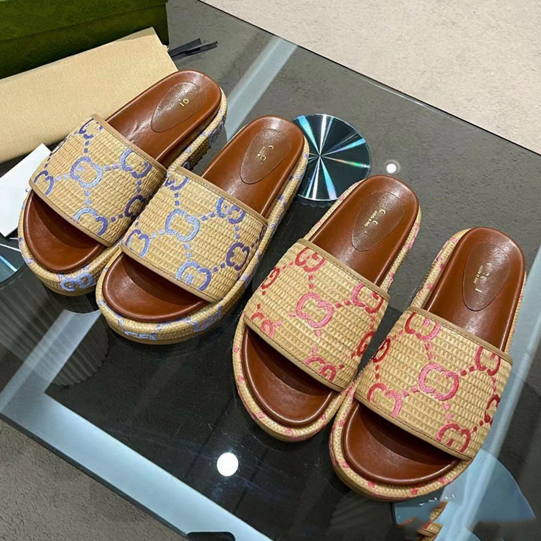 Womans Slippers Desginer Sandals Flat Sandales Thick Bottom Sandale Luxury Platform Alphabet Lady Pink Leather Flat Slides Luxury Loafer Sandles Famous, #8
Womans Slippers Desginer Sandals Flat Sandales Thick Bottom Sandale Luxury Platform Alphabet Lady Pink Leather Flat Slides Luxury Loafer Sandles Famous, #8