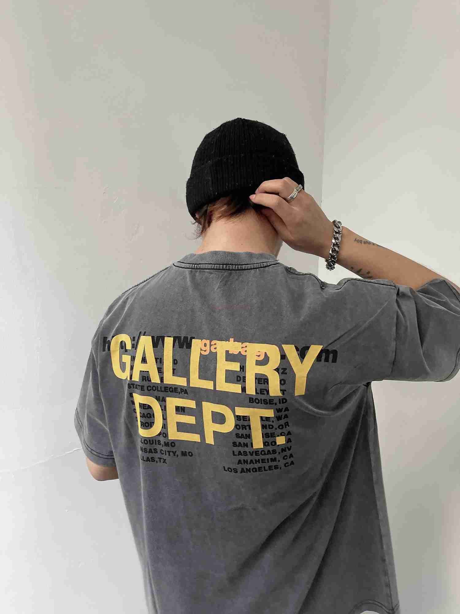 Fashion Designer Clothing Tees Rock Tshirt Galleryes Depts Vintage Wash Make Old Letter Printed Cotton Short Sleeve T-shirt Men Women Streetwear Hip hop TShirts, Wash black
Fashion Designer Clothing Tees Rock Tshirt Galleryes Depts Vintage Wash Make Old Letter Printed Cotton Short Sleeve T-shirt Men Women Streetwear Hip hop TShirts, Wash black