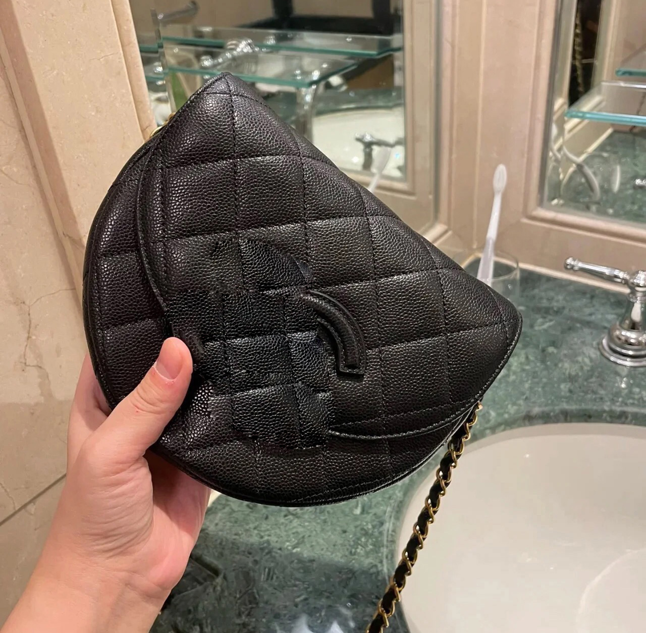 Cross Body Semicircle Shoulder Bag Classic Diamond Lattice Genuine Leather Crossbody Bags Womens Purses and Handbags, Black
Cross Body Semicircle Shoulder Bag Classic Diamond Lattice Genuine Leather Crossbody Bags Womens Purses and Handbags, Black