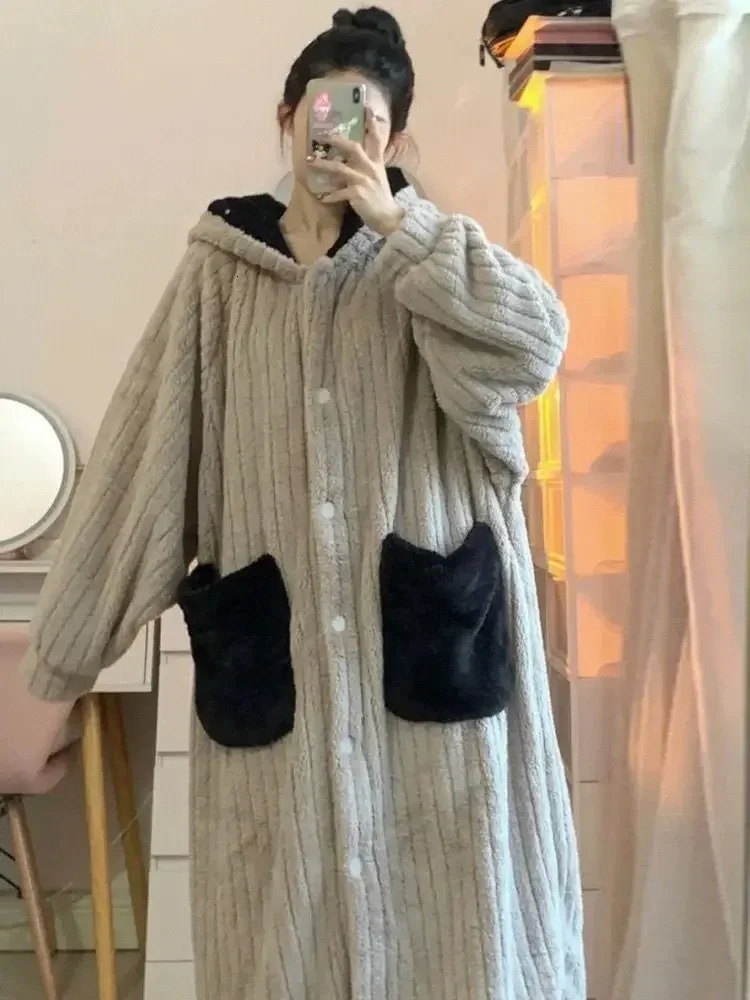 Women s Sleepwear Korean Women Winter Flannel Robe Kawaii Long Hooded Warm Bathrobe Plus Size Thick Coral Fleece Bath Female Gown Robes 231127