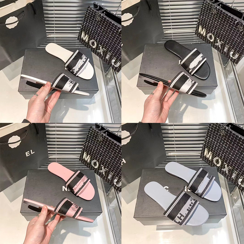 Classics sandals Fashion Designer Slippers slides Floral brocade Gear bottoms Flip Flops women shoes striped Beach causal slipper bagandshoe
Classics sandals Fashion Designer Slippers slides Floral brocade Gear bottoms Flip Flops women shoes striped Beach causal slipper bagandshoe