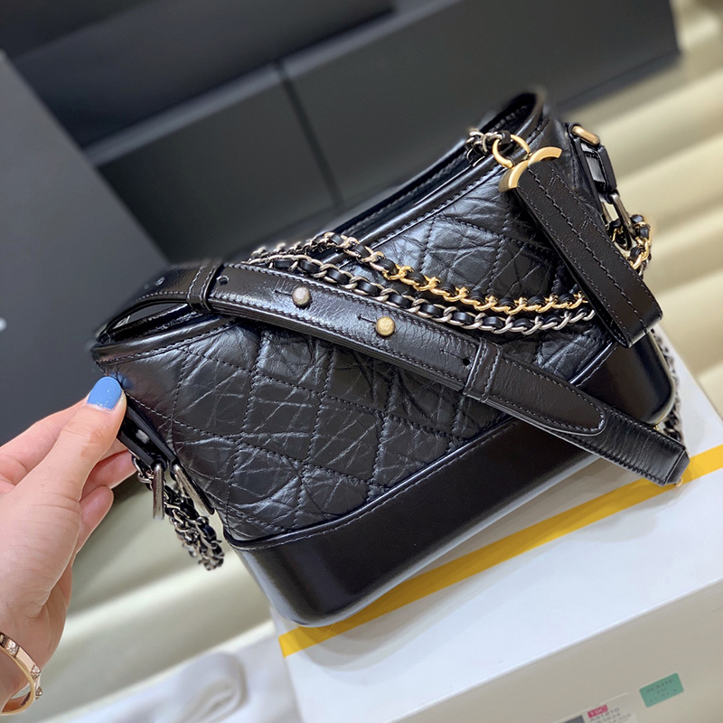 Designer Chain Bag Genuine Leather Crossbody Bag 20CM 10A Mirror Quality Wandering Bag With Box C031
Designer Chain Bag Genuine Leather Crossbody Bag 20CM 10A Mirror Quality Wandering Bag With Box C031
