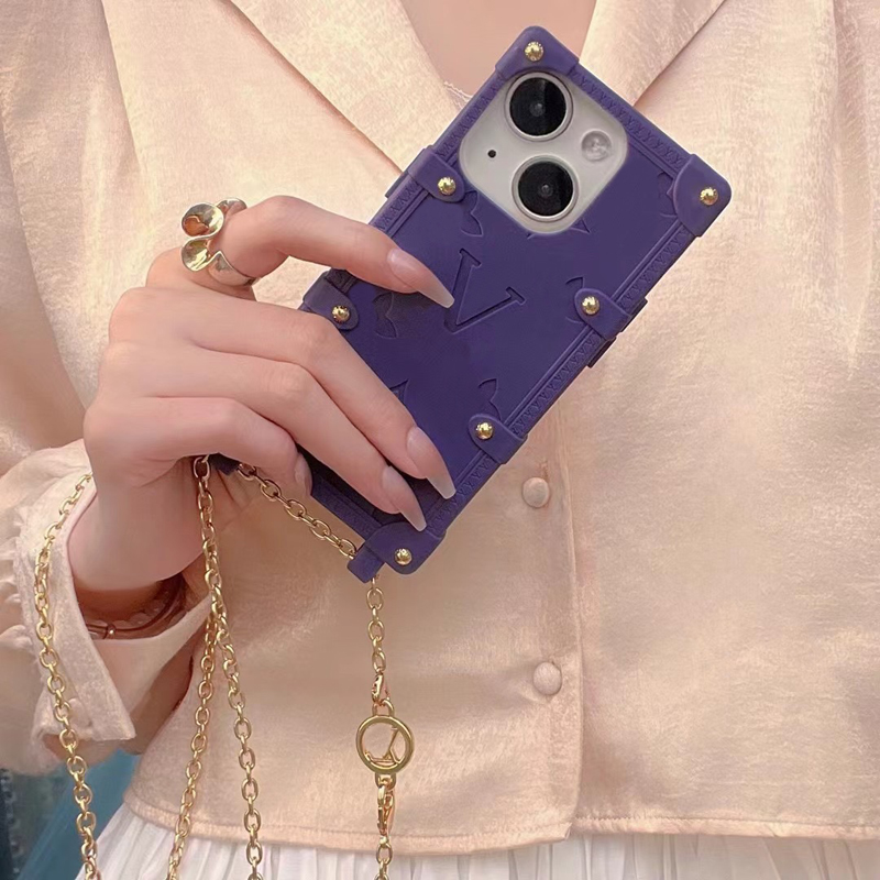 Women Designer Cell Phone Cases For IPhone 14 13 Pro Max Plus Letter Cross Body Gold Chain Luxury Soft Case D2304272F, Black
Women Designer Cell Phone Cases For IPhone 14 13 Pro Max Plus Letter Cross Body Gold Chain Luxury Soft Case D2304272F, Black