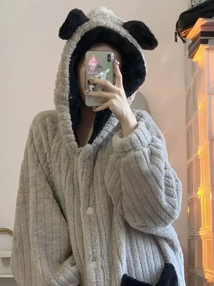 Women s Sleepwear Korean Women Winter Flannel Robe Kawaii Long Hooded Warm Bathrobe Plus Size Thick Coral Fleece Bath Female Gown Robes 231127