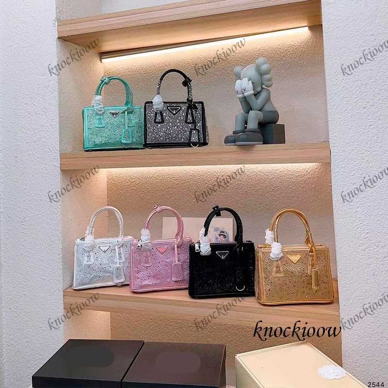 Designer bag women Rhinestone shoulder bag, glitter tote bag, rhinestone embellishment crystal embellishment the tote bags crossbody bag purse 230427, Silver
Designer bag women Rhinestone shoulder bag, glitter tote bag, rhinestone embellishment crystal embellishment the tote bags crossbody bag purse 230427, Silver