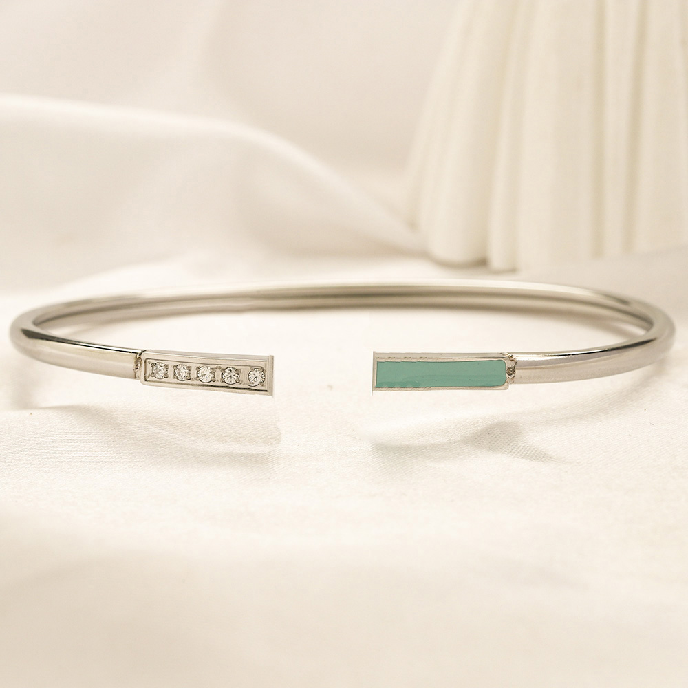 925 Silver T Cuff Bangle New Simple Diamond Inlaid Bracelet 2023 Spring Brand Jewelry Design for Women Bracelets Premium Accessories Jewelry Wholesale
925 Silver T Cuff Bangle New Simple Diamond Inlaid Bracelet 2023 Spring Brand Jewelry Design for Women Bracelets Premium Accessories Jewelry Wholesale