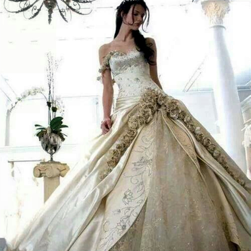 Vintage Embroidery Champagne Wedding Dress With Hand Made Flowers Off The Shoulder Long Elegant Bridal Gowns 2024 Princess Bride Dresses