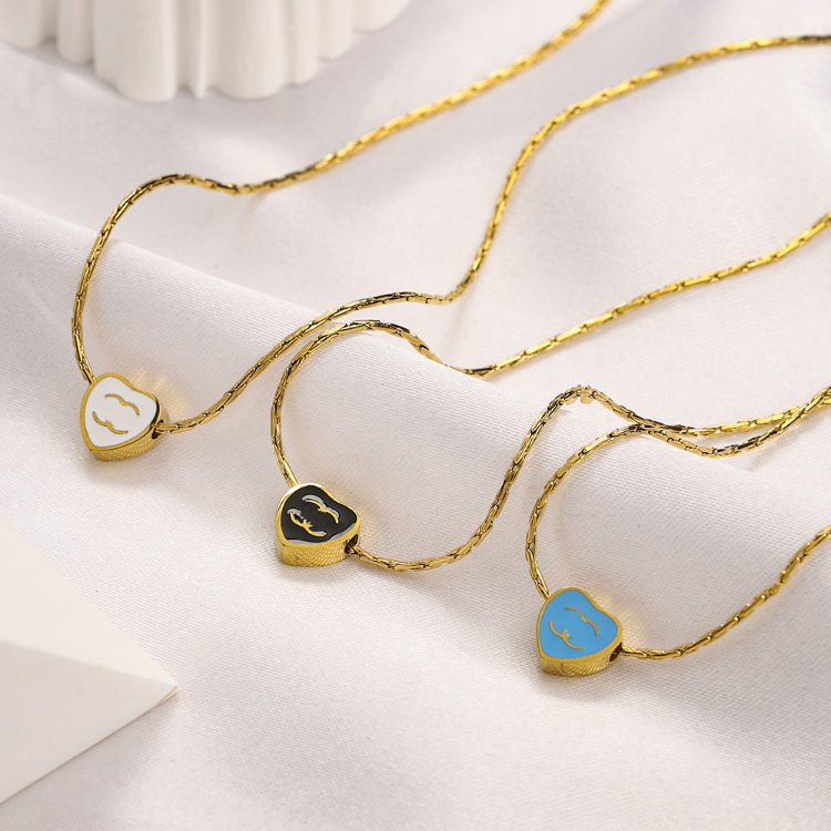 Women Love Gold Pendant Necklaces Designer Family Gift Choker Luxury Wedding Party Chain Necklace New Women's Vintage Jewelry necklace Wholesale
Women Love Gold Pendant Necklaces Designer Family Gift Choker Luxury Wedding Party Chain Necklace New Women's Vintage Jewelry necklace Wholesale
