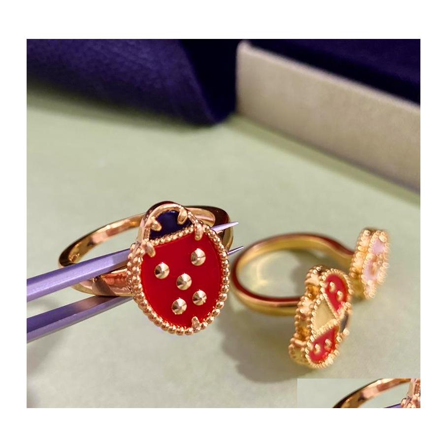 Solitaire Ring Natural Shell For Women Clover Charm Ladybug Four Leaf Flowers Drop Delivery Jewelry Dht9O
Solitaire Ring Natural Shell For Women Clover Charm Ladybug Four Leaf Flowers Drop Delivery Jewelry Dht9O