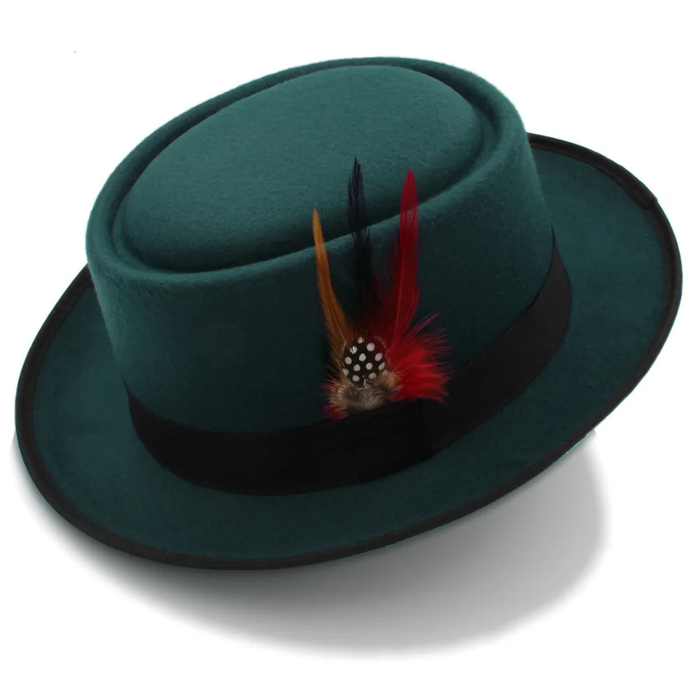 Wide Brim Hats Bucket Hats Fashion Men Pork Pie Hat Dad Wool Flat Fedora Hat Gentleman Gambler Panama Trilby Hat With Fashion Feather Size 58CM 231127