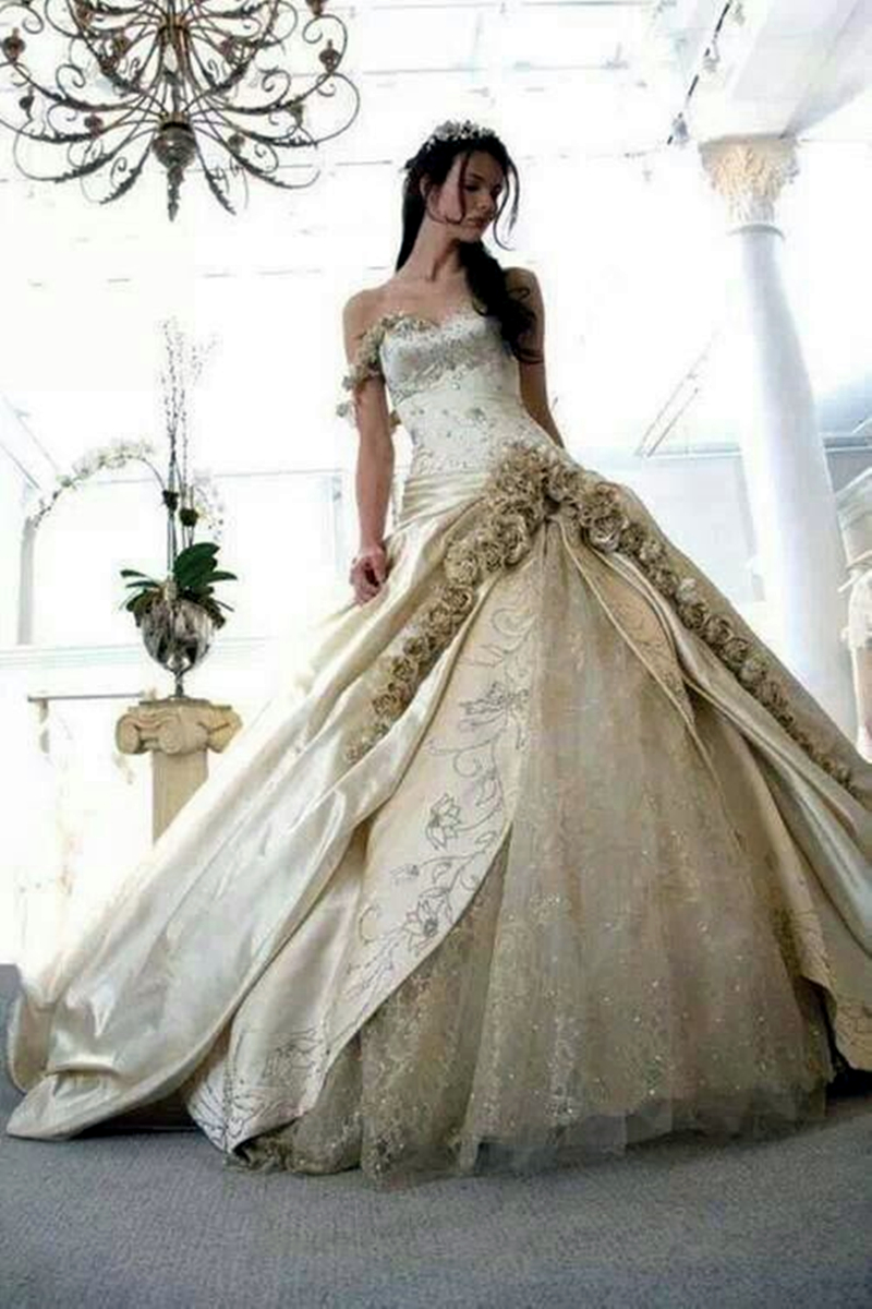Vintage Embroidery Champagne Wedding Dress With Hand Made Flowers Off The Shoulder Long Elegant Bridal Gowns 2024 Princess Bride Dresses