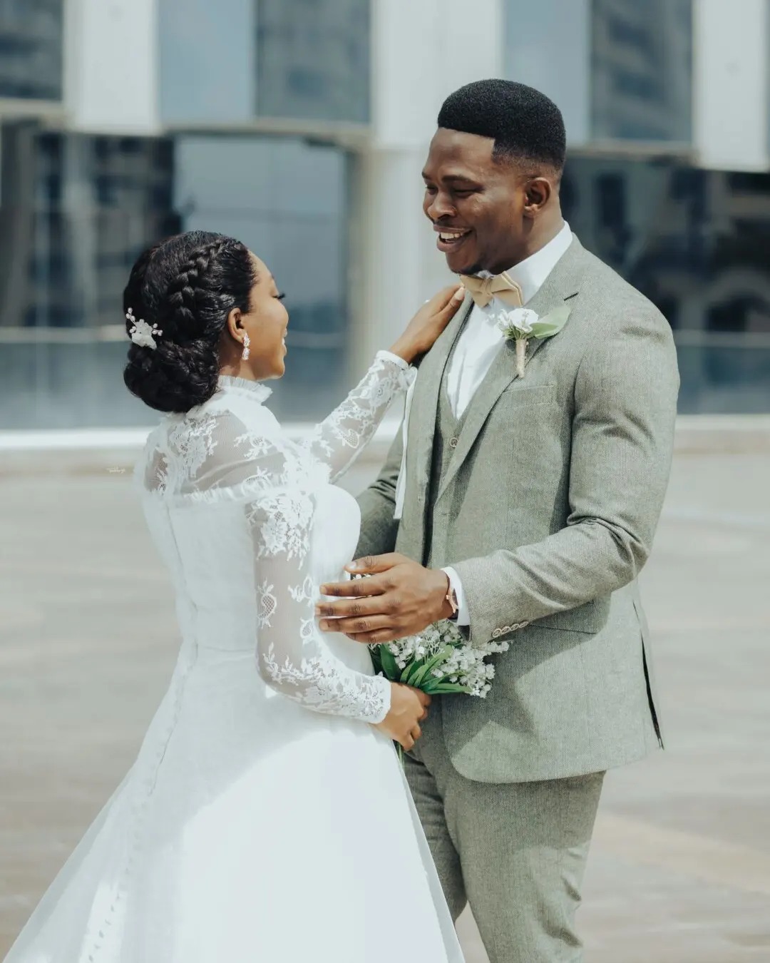 Modest 2024 High Neck Wedding Dress Long Sleeve Lace Appliqued A Line Bridal Gowns Beach Country robes de mariee