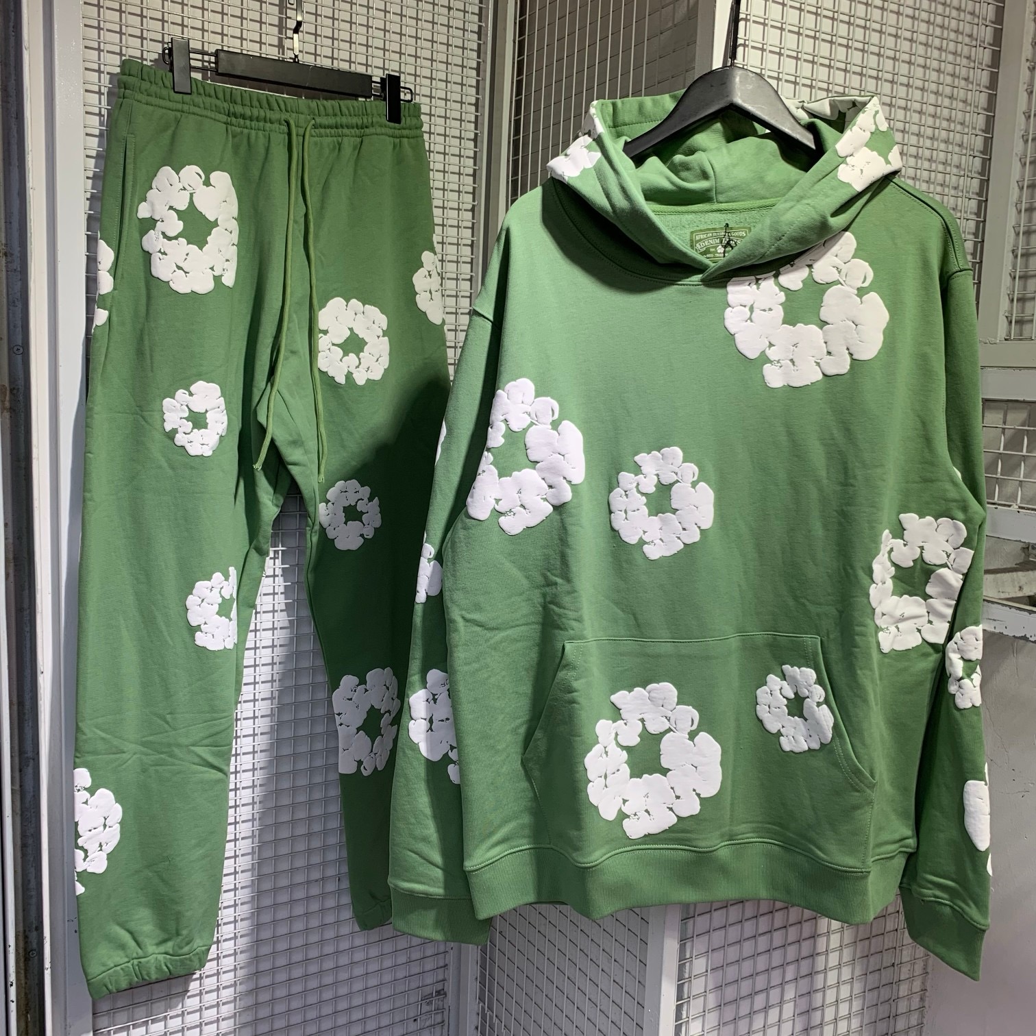 New AOP jacquard letter knitted sweater in autumn / winter 2024acquard knitting machine e Custom jnlarged detail crew neck cotton 4R2