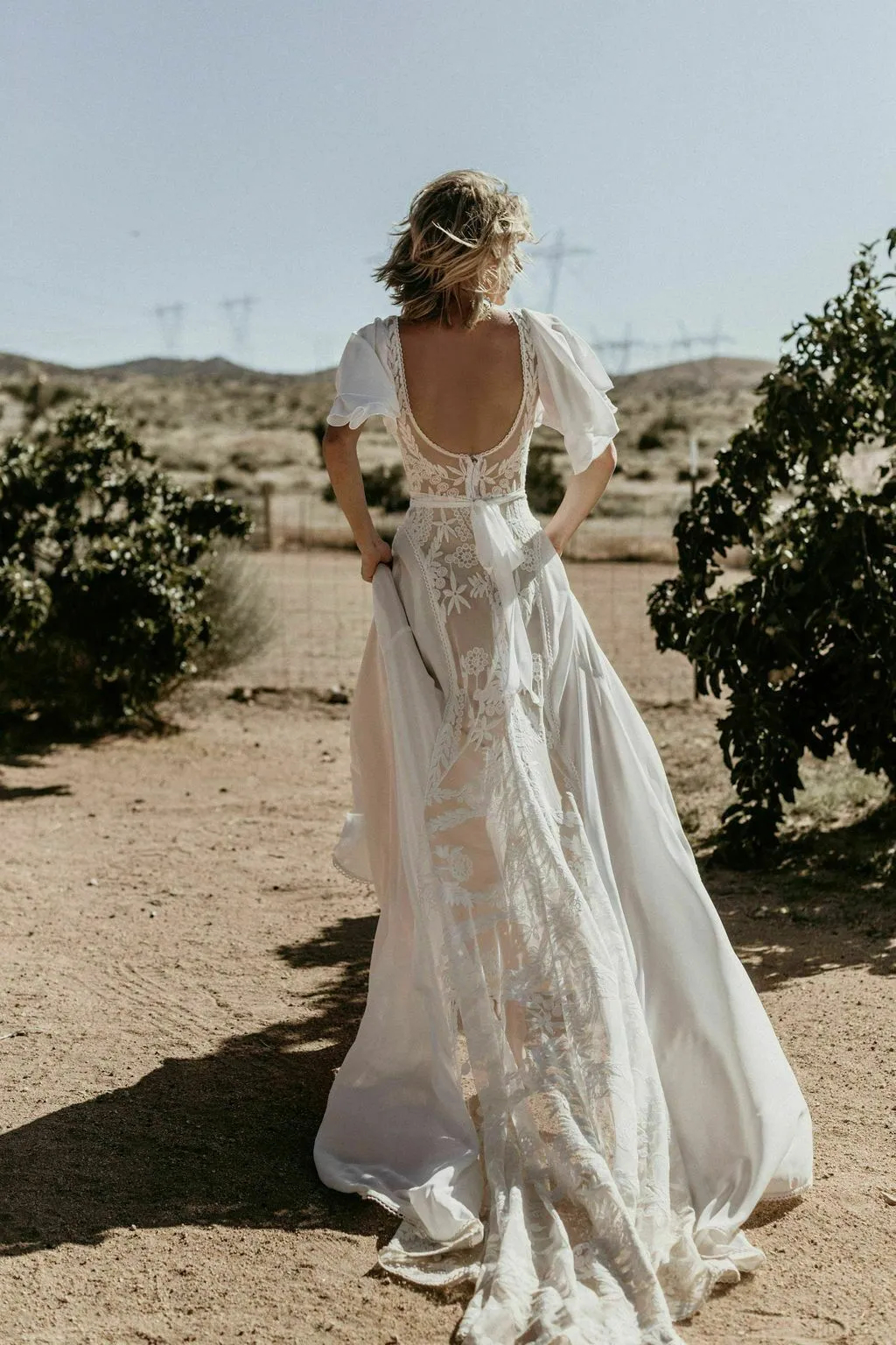 2024 Romantic Bohemian A Line Wedding Dresses Lace And Chiffon Country Bridal Gowns V-Neck Backless Sexy Long Summer Beach Bride Dress