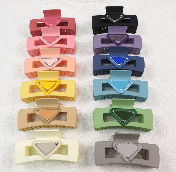 Women P Family Inverted Letter Triangle Clamps Hair Clips Fashion Barrettes Candy Color Girls Hair Jewelry Headdress Accessories Charm Hair Accessory
Women P Family Inverted Letter Triangle Clamps Hair Clips Fashion Barrettes Candy Color Girls Hair Jewelry Headdress Accessories Charm Hair Accessory