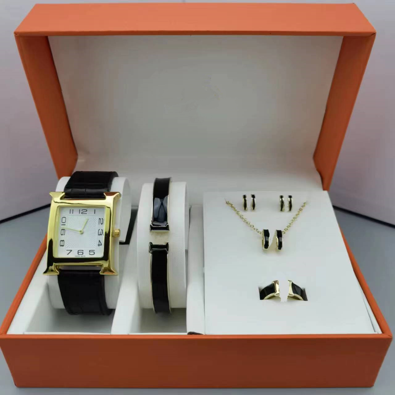 Wristwatches Stylish H Square Watches Jewelry Set Ladies Luxury Quartz Wrist For Women Bracelet Necklace Earring Ring Wristwatch Montre de luxe with box