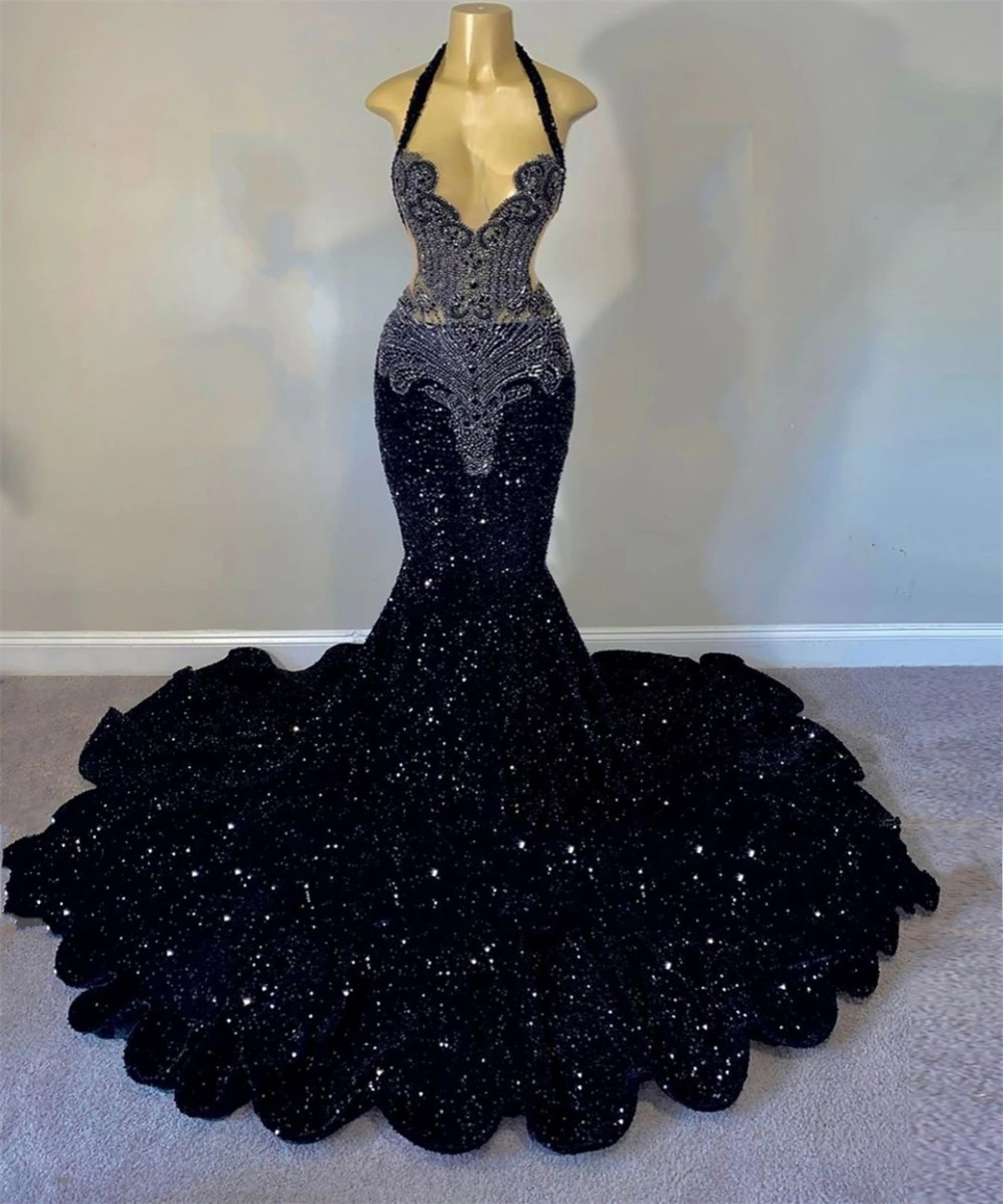 2024 Sexy Black Mermaid Prom Dress Sparkly Halter Beaded Sequins Diamond Black Girl Evening Birthday Party Gowns Celebrity Wear Robe De Soiree Custom 