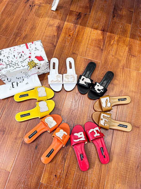 Designer Sandals Spring And Summer New Candy Color Beach Casual Rhinestone Women's Shoes T230428, Khaki
Designer Sandals Spring And Summer New Candy Color Beach Casual Rhinestone Women's Shoes T230428, Khaki