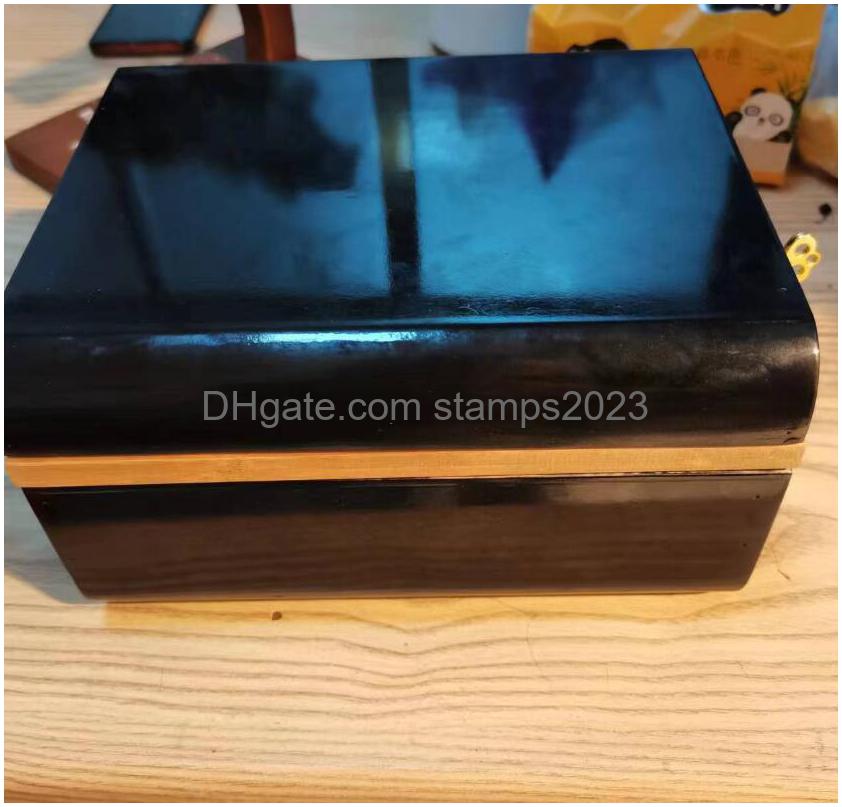 Premium Bamboo Storage Chest Storage box with movable pallets