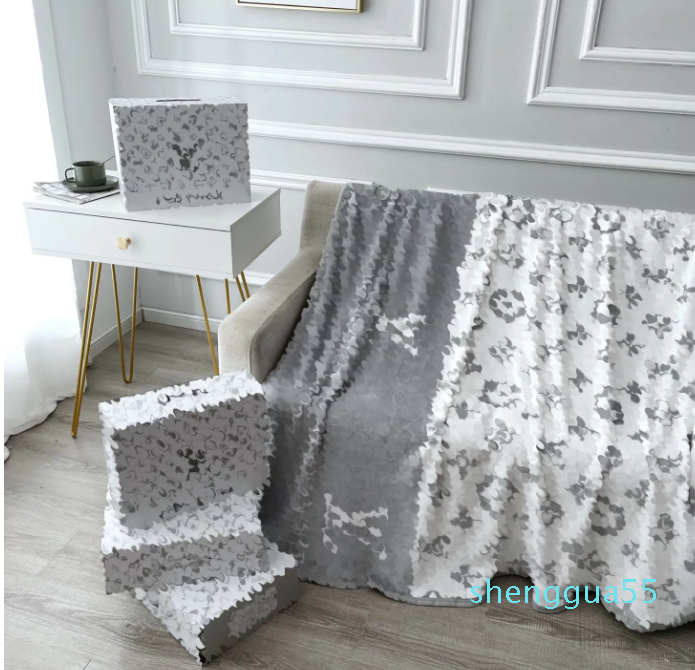 Designer Blanket Brand Letter L Air Fashion Conditioning Travel Bath Towel Soft Winter Fleece Shawl Throw Blankets HT1521
Designer Blanket Brand Letter L Air Fashion Conditioning Travel Bath Towel Soft Winter Fleece Shawl Throw Blankets HT1521