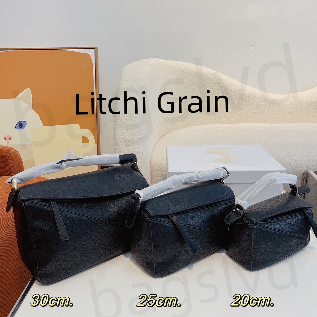 Designer bag Luxury Tote bag Shoulder Bags Women Handbags Puzzle Geometric Fashion Designer CrossBody bag Contrast Color Patchwork Wallet Letter Black mini bag, Grey
Designer bag Luxury Tote bag Shoulder Bags Women Handbags Puzzle Geometric Fashion Designer CrossBody bag Contrast Color Patchwork Wallet Letter Black mini bag, Grey