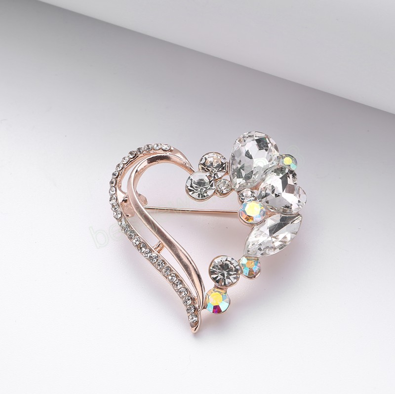 Exquisite Heart Shape Brooches Women Ladies Romantic Elegant Red Rhinestone Crystal Brooches Pins Clothes Accessories Gifts