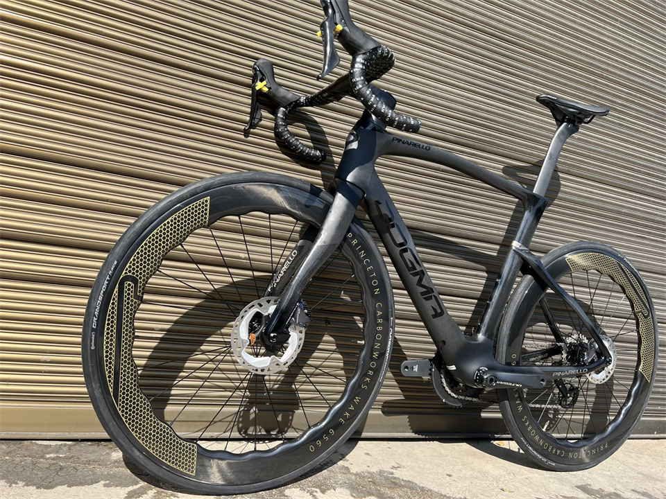 Disc Brake F12 F14 F Road Carbon Complete Bike Red Full Bike with R7020 groupset UPS xdb 80 colors
Disc Brake F12 F14 F Road Carbon Complete Bike Red Full Bike with R7020 groupset UPS xdb 80 colors