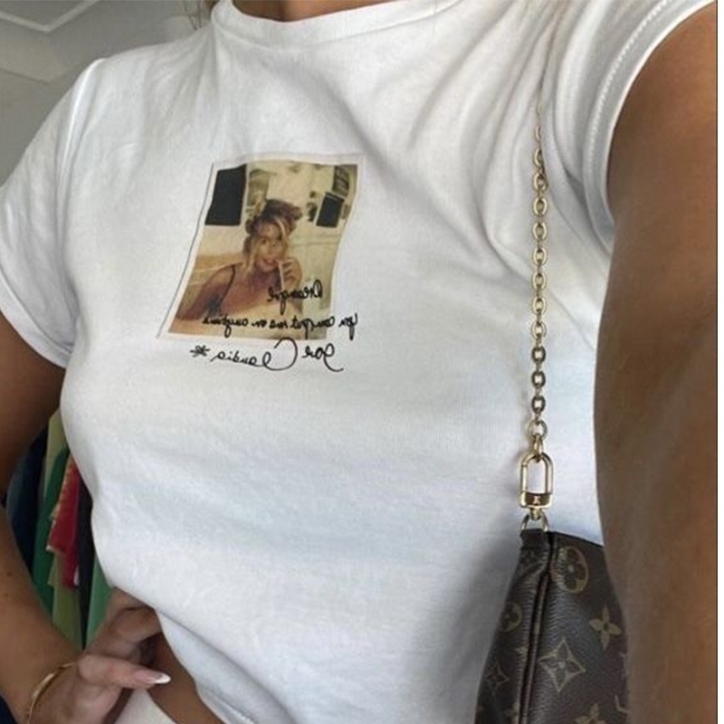 Women's T Shirt Kaus Grafis Anak Laki laki EMO Harajuku High Street Pendek Wanita Atasan Crop Jalanan AS Lengan Ramping Pakaian Y2K 230427