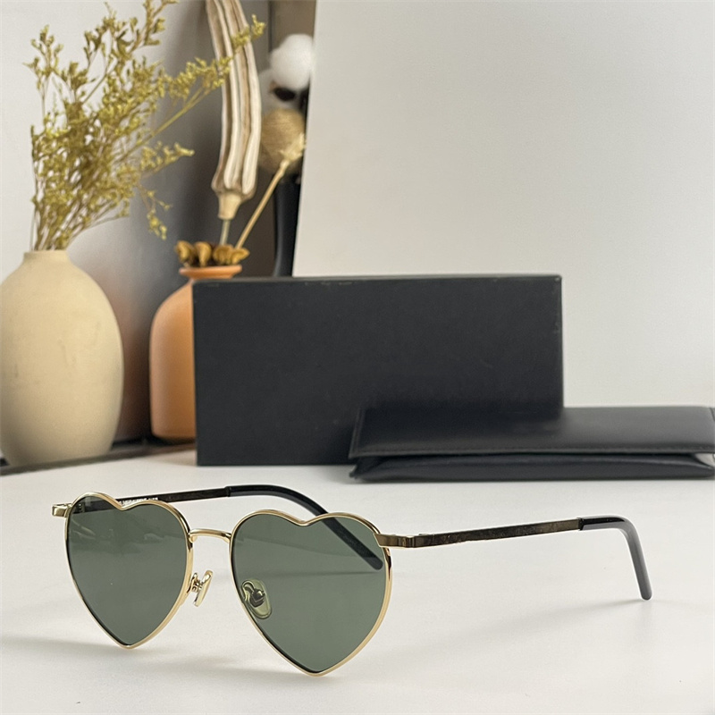 10A Fashion Sunglasses For Men Women Summer 301 Style AntiUltraviolet Retro Plate HeartShaped Frame Random Box 
10A Fashion Sunglasses For Men Women Summer 301 Style AntiUltraviolet Retro Plate HeartShaped Frame Random Box