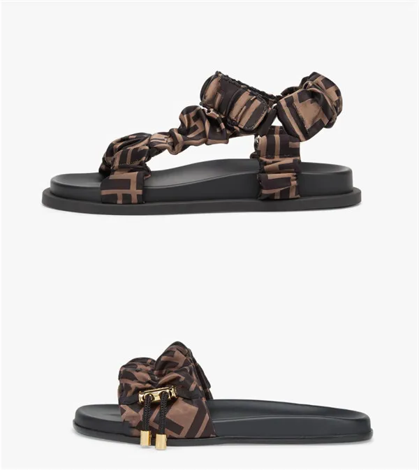 2023 Designer Print women's Feel brown satin sandals Silk Scarf Fabric Comfortable Soft Flat Slippers beach shoes Sandals Loafers Upper with heat-sealed Size 35-43
2023 Designer Print women's Feel brown satin sandals Silk Scarf Fabric Comfortable Soft Flat Slippers beach shoes Sandals Loafers Upper with heat-sealed Size 35-43