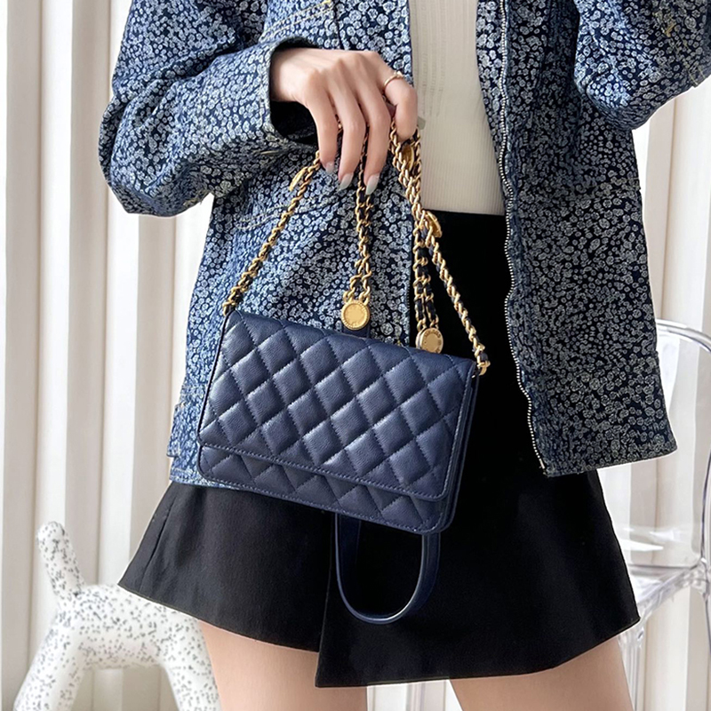 Designer Chain Bag Luxury Flap Bags Handbag 19CM Genuine Leather Crossbody Bag High Imitation Shoulder Bag With Box ZC115
Designer Chain Bag Luxury Flap Bags Handbag 19CM Genuine Leather Crossbody Bag High Imitation Shoulder Bag With Box ZC115