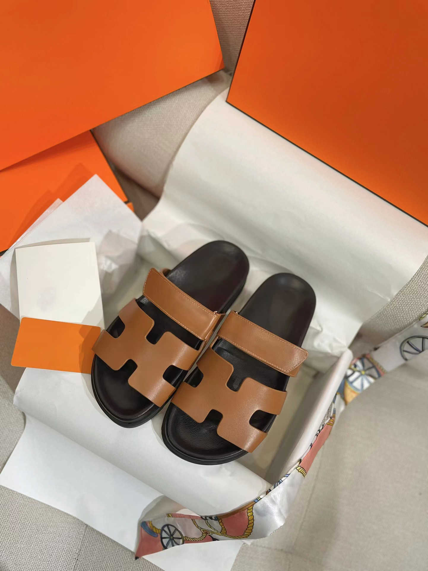 2023 3A designer sandles chypre h sandal flat man slipper womans sandalias luxzury real leather brown sliders mens 2023 designer unisex summer Beach sandal casual
2023 3A designer sandles chypre h sandal flat man slipper womans sandalias luxzury real leather brown sliders mens 2023 designer unisex summer Beach sandal casual