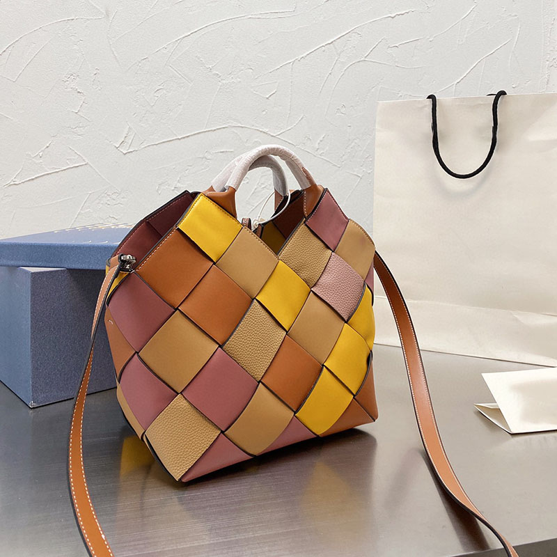 Loe Woven Bag Premium Commuting Tote Simple Generous Vintage handbag Leather Classic Small Shopping bags 24CM, #7
Loe Woven Bag Premium Commuting Tote Simple Generous Vintage handbag Leather Classic Small Shopping bags 24CM, #7