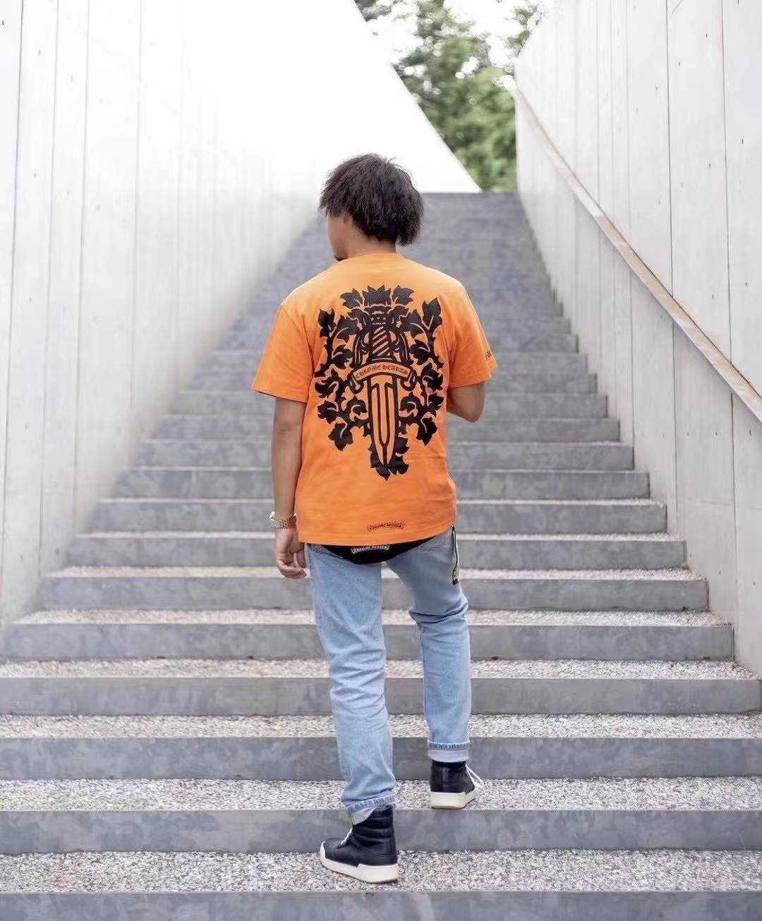 clothing CH Fashion Designer Tees Luxury Casual Tshirt 2023ss Heart High Weight Croat Shadow Horseshoe Cross Sanskrit Men's Women's Short Sleeve Chromes ch20, Orange
clothing CH Fashion Designer Tees Luxury Casual Tshirt 2023ss Heart High Weight Croat Shadow Horseshoe Cross Sanskrit Men's Women's Short Sleeve Chromes ch20, Orange