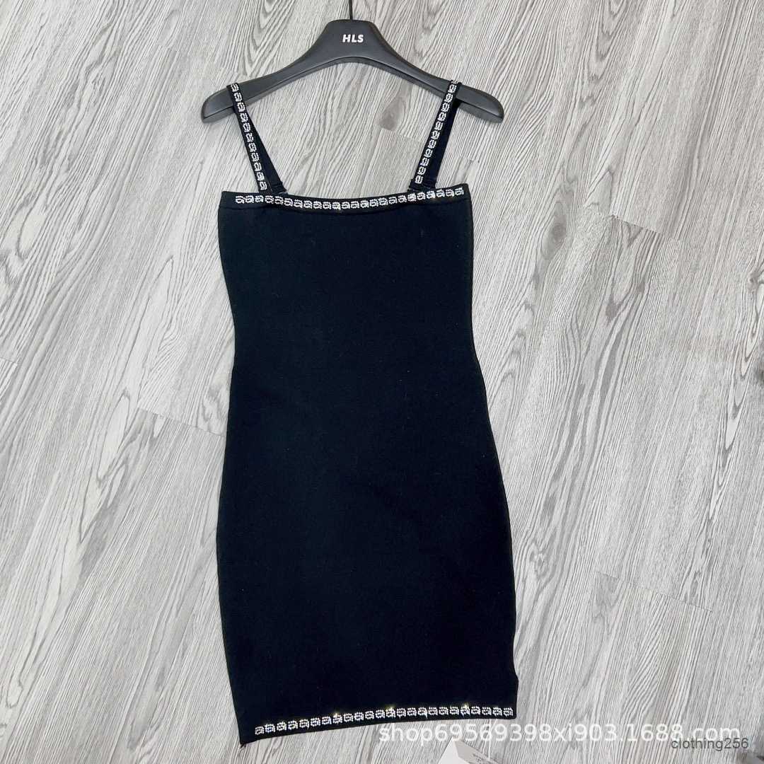 designer AW Summer New Hot Diamond Knitted Sling wang Dress with Bra Dress Women' Shoulder Strap Removable, Black
designer AW Summer New Hot Diamond Knitted Sling wang Dress with Bra Dress Women' Shoulder Strap Removable, Black