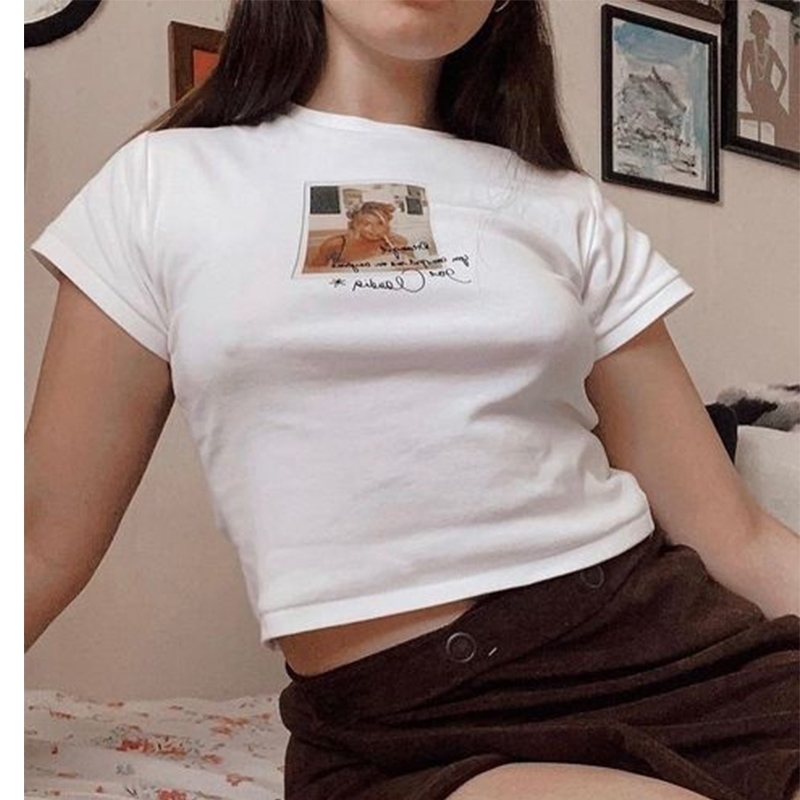 Women's T Shirt Kaus Grafis Anak Laki laki EMO Harajuku High Street Pendek Wanita Atasan Crop Jalanan AS Lengan Ramping Pakaian Y2K 230427